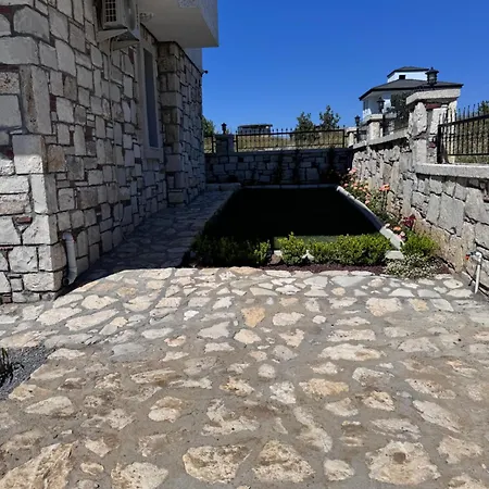 Kataraktis Villa *
